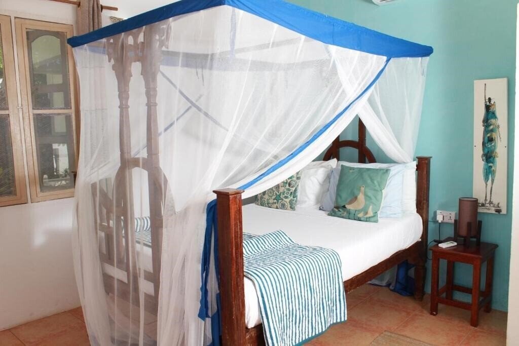 Апартаменты Driftwood Beach Lodge 3*