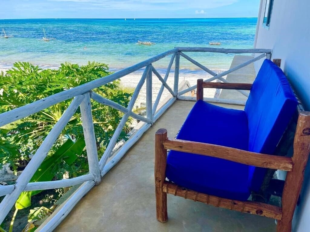 Апартаменты Equalia Boutique Hotel 3*