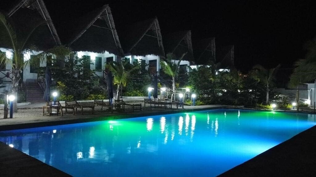 Панорама Jabali Bungalows Lodge 4*