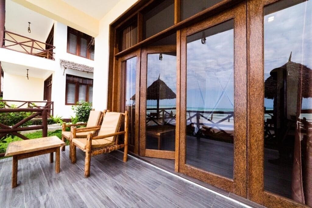 Панорама Mahi Mahi Beach Hotel 3*