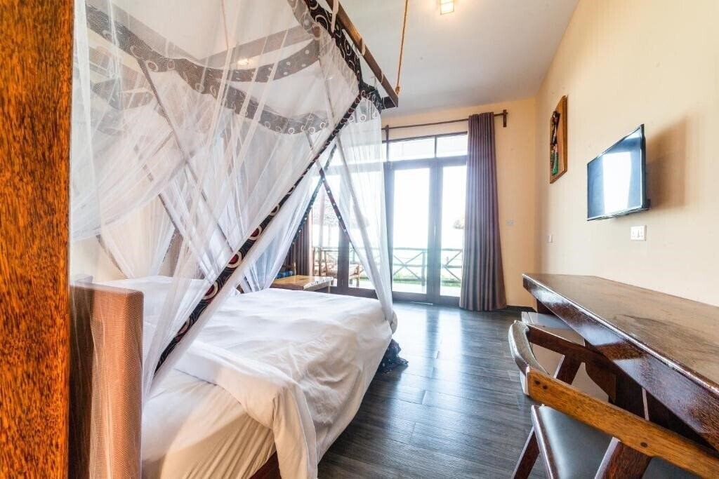 Территория Mahi Mahi Beach Hotel 3*