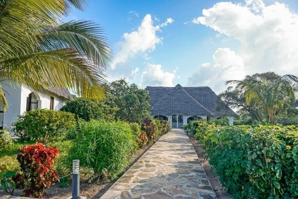 Територія Pearl Beach Resort & Spa 5*