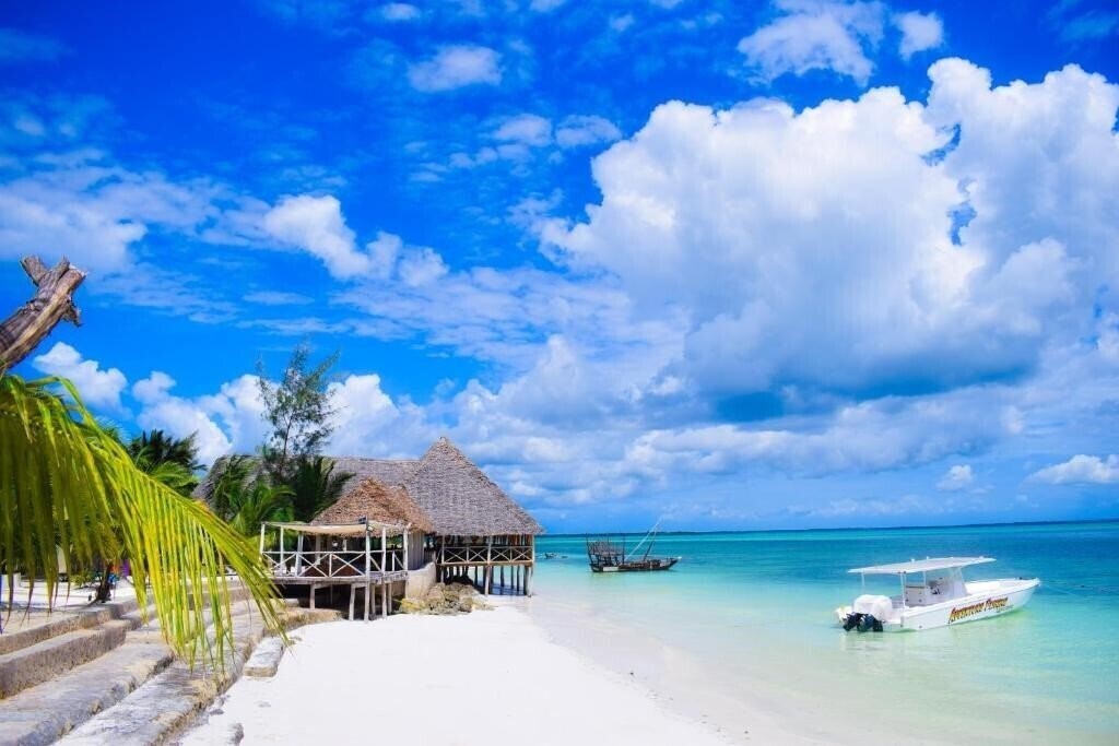 Апартаменти Kikoi Boutique 3*