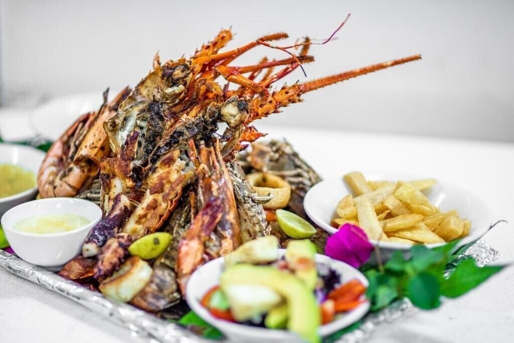 Вид Pongwe Beach 3*