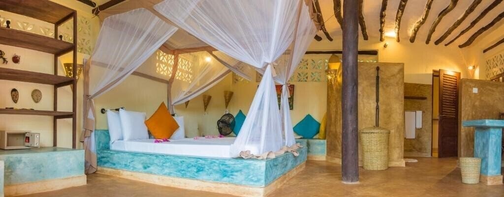 Фото Sunshine Marine Lodge 3*