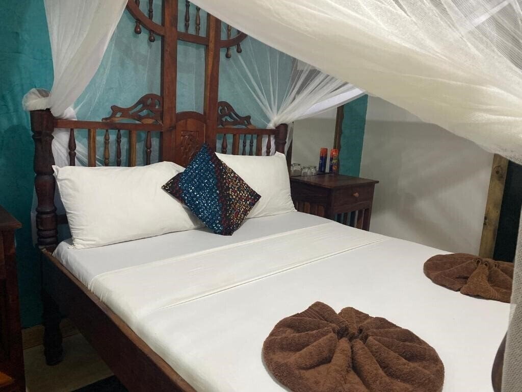 Територія Mbuyuni Beach Village 2*