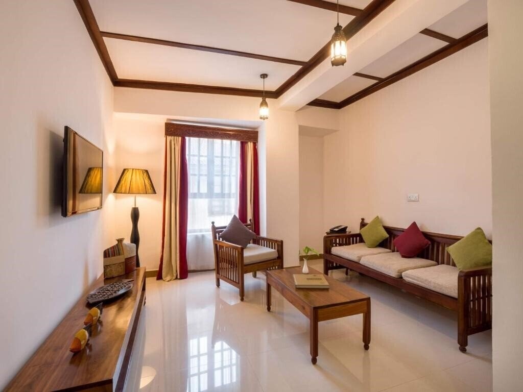 Вид Doubletree By Hilton Stone Town 4*