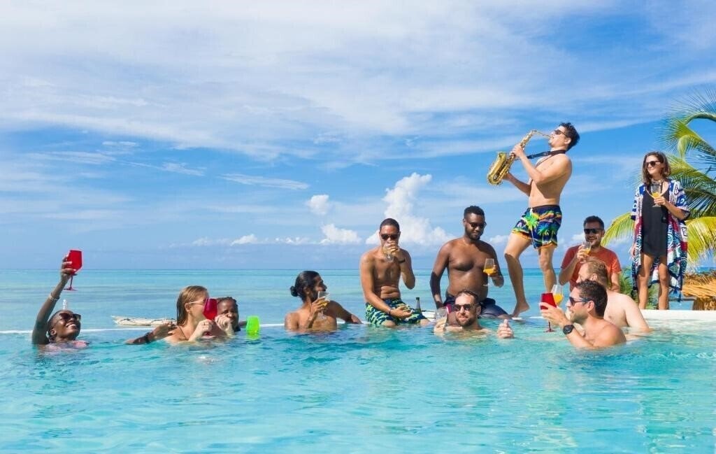 Територія Coral Rock Hotel 3*