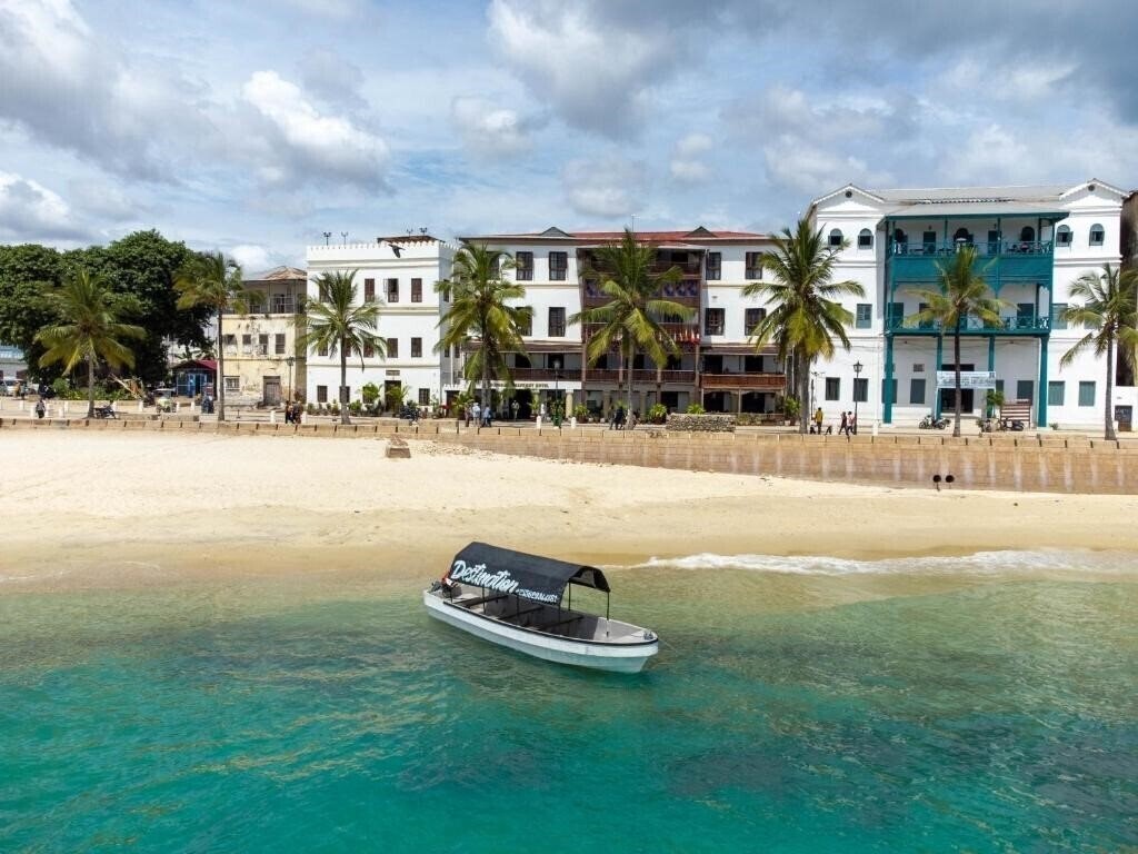 Отель Mizingani Seafront Hotel 4*