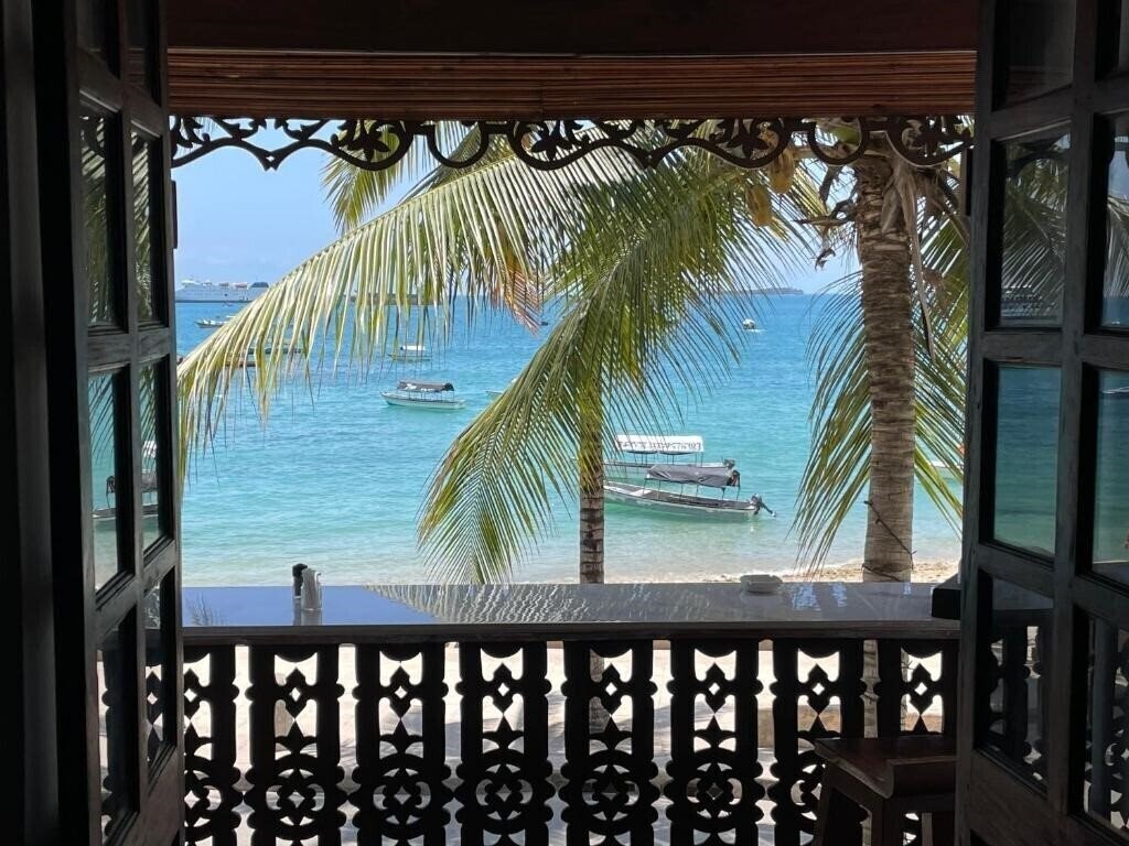 Территория Mizingani Seafront Hotel 4*