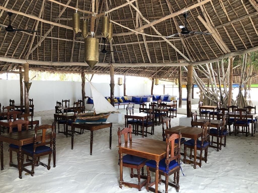 Территория Mchanga Beach Lodge 4*