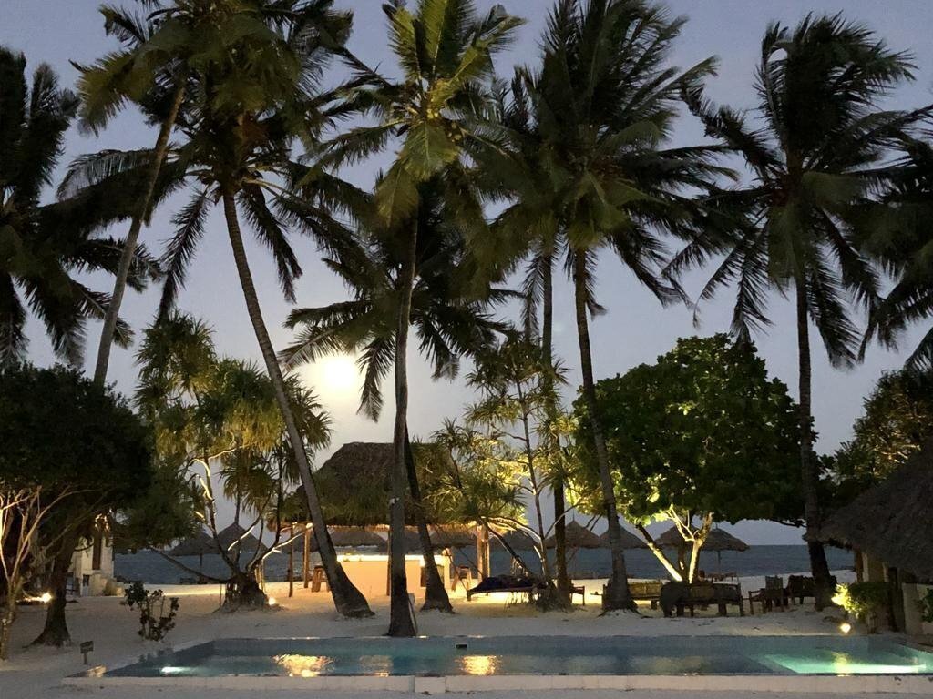 Апартаменты Mchanga Beach Lodge 4*