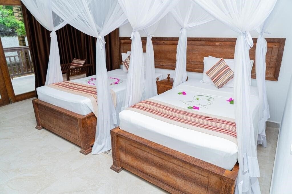 Территория Zanzibar Bahari Villas 4*