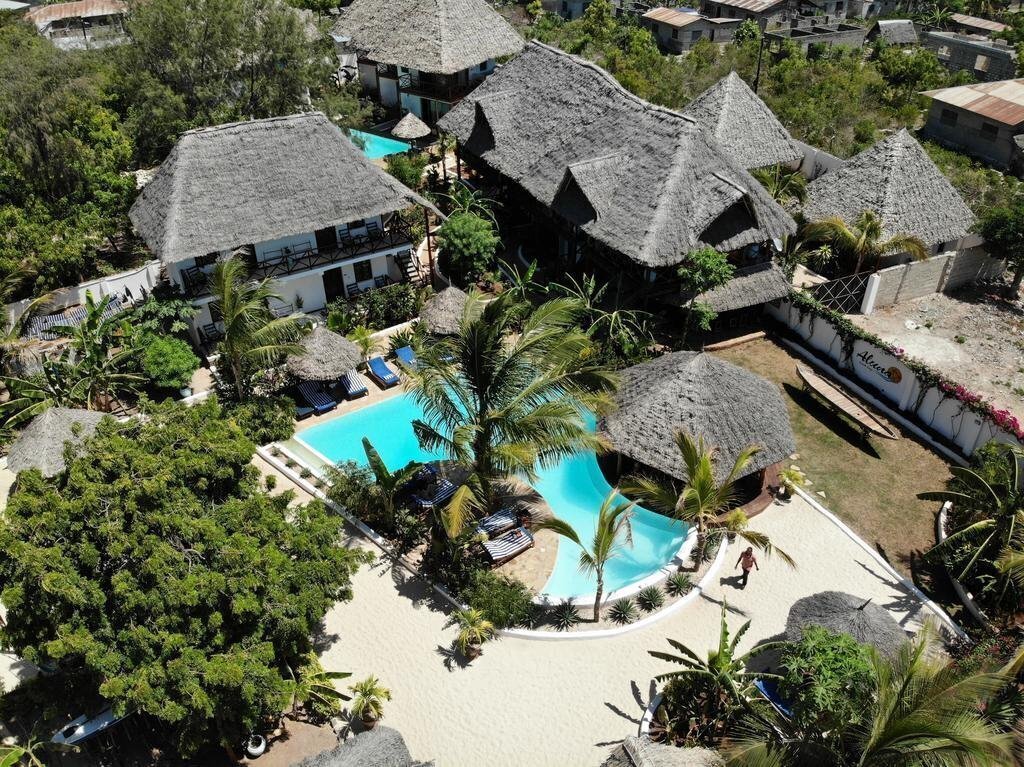 Готель Aluna Beach Lodge 3*