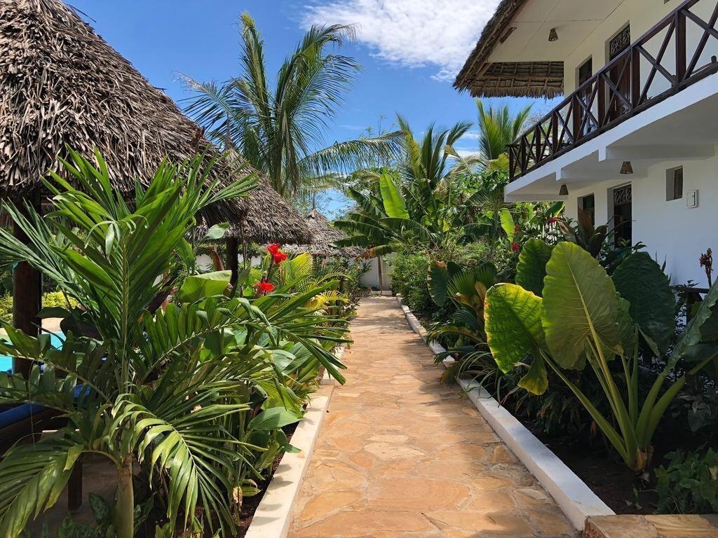 Апартаменти Aluna Beach Lodge 3*