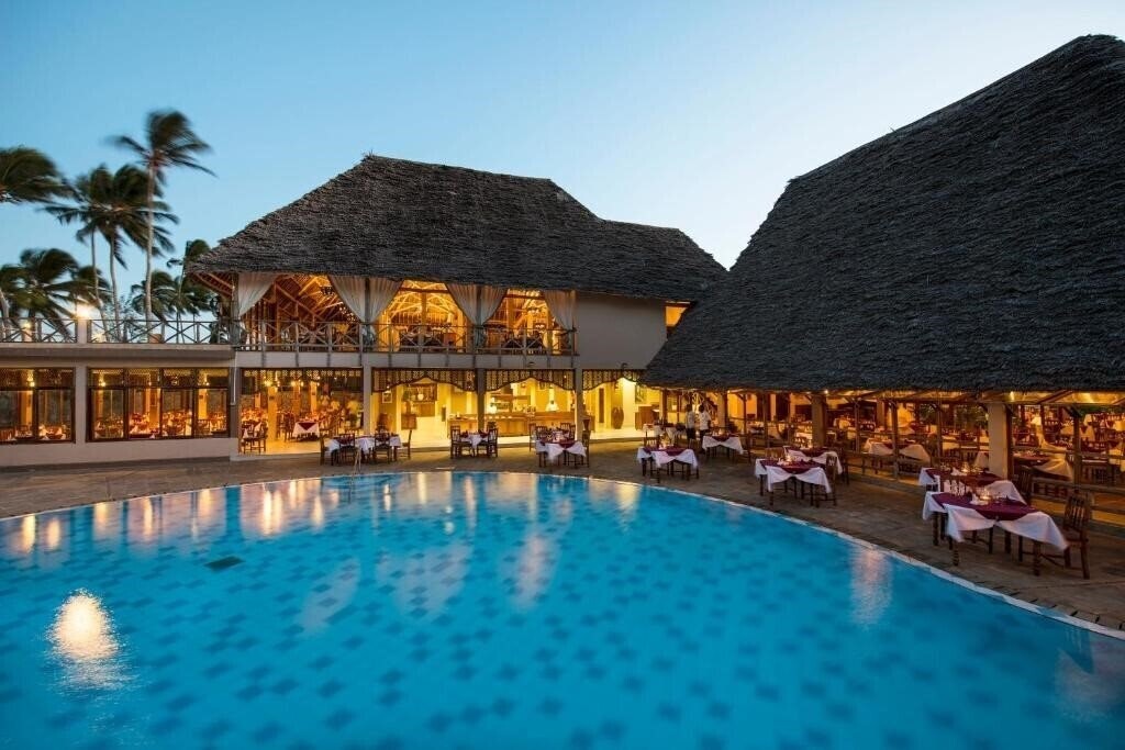 Территория Neptune Pwani Beach Resort & Spa 5*