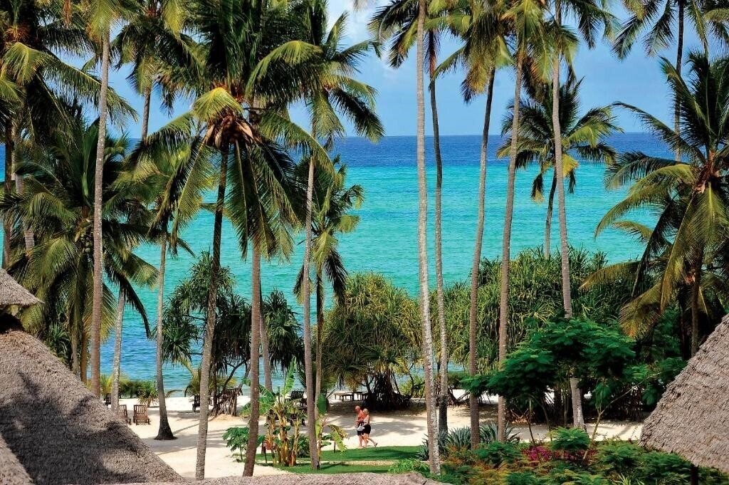 Панорама Neptune Pwani Beach Resort & Spa 5*