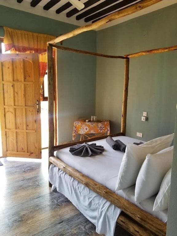 Панорама La Fontana Bungalows 3*