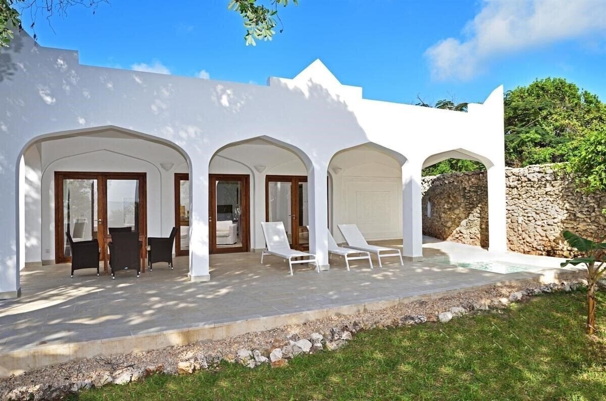 Отель Konokono Beach Resort Zanzibar 5*