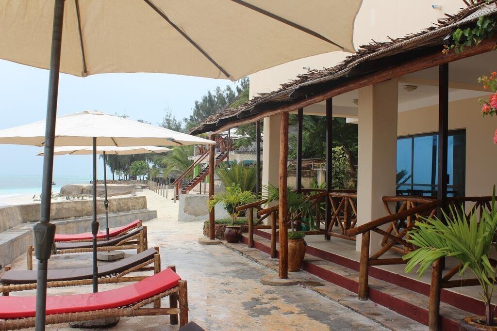 Отель Faridu Beach Bungalows 3*