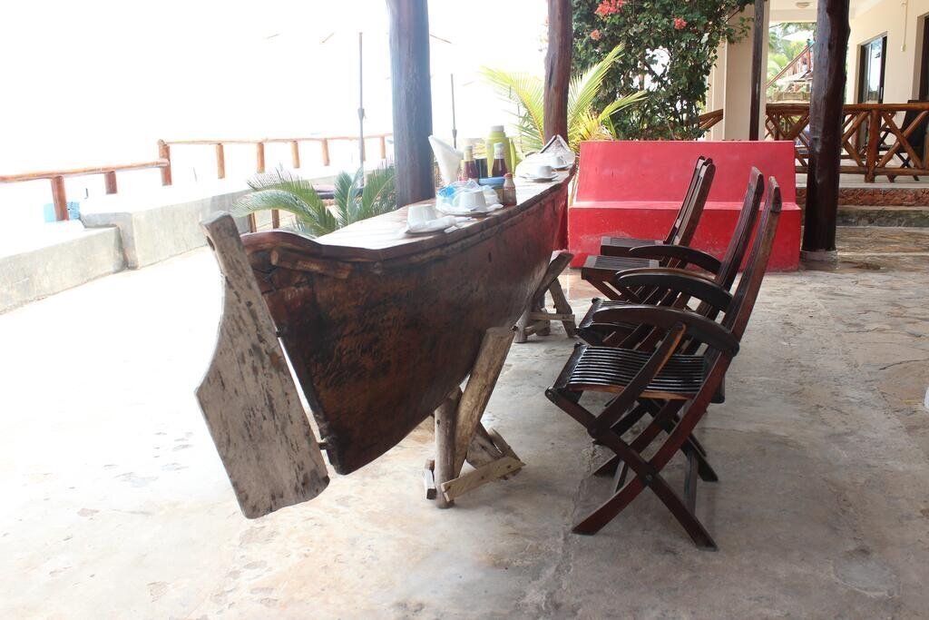 Вид Faridu Beach Bungalows 3*