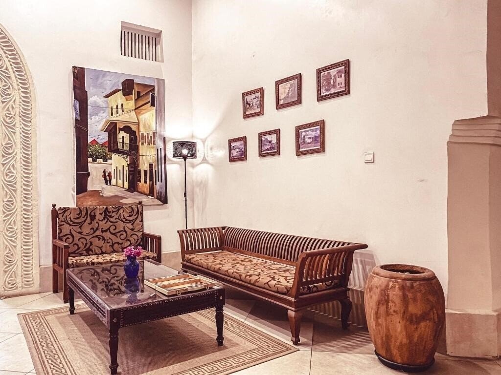 Панорама Smile Stone Town Hotel 3*