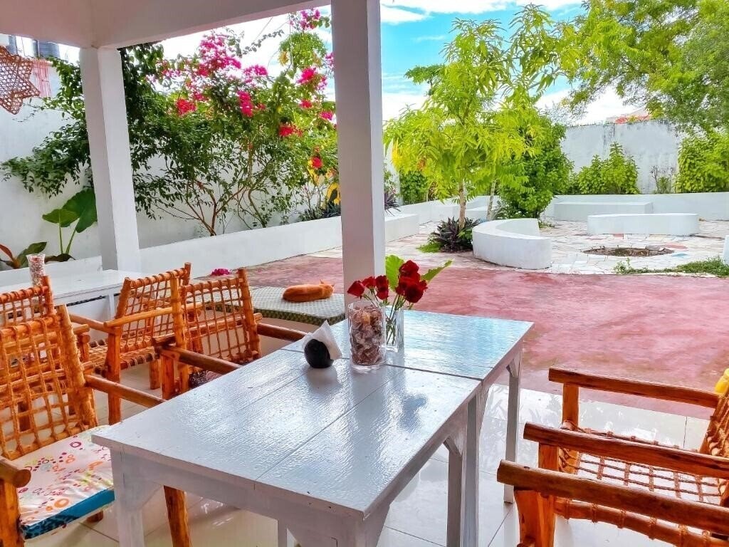 Территория Papaya Guest House 3*
