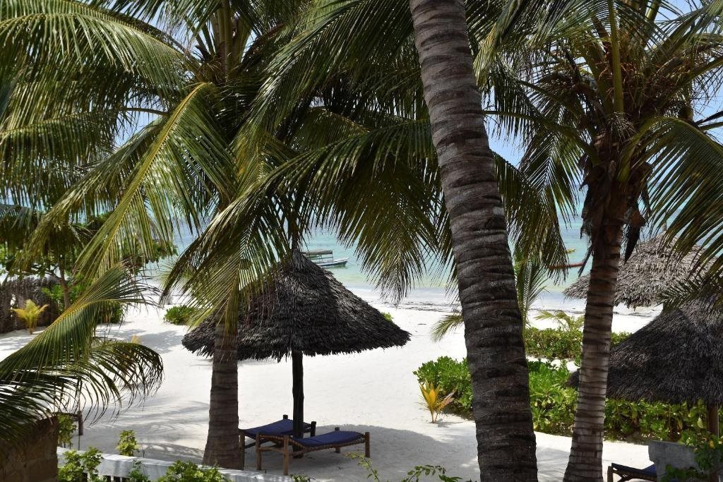 Апартаменти Pwani Silver sand Beach Hotel 4*