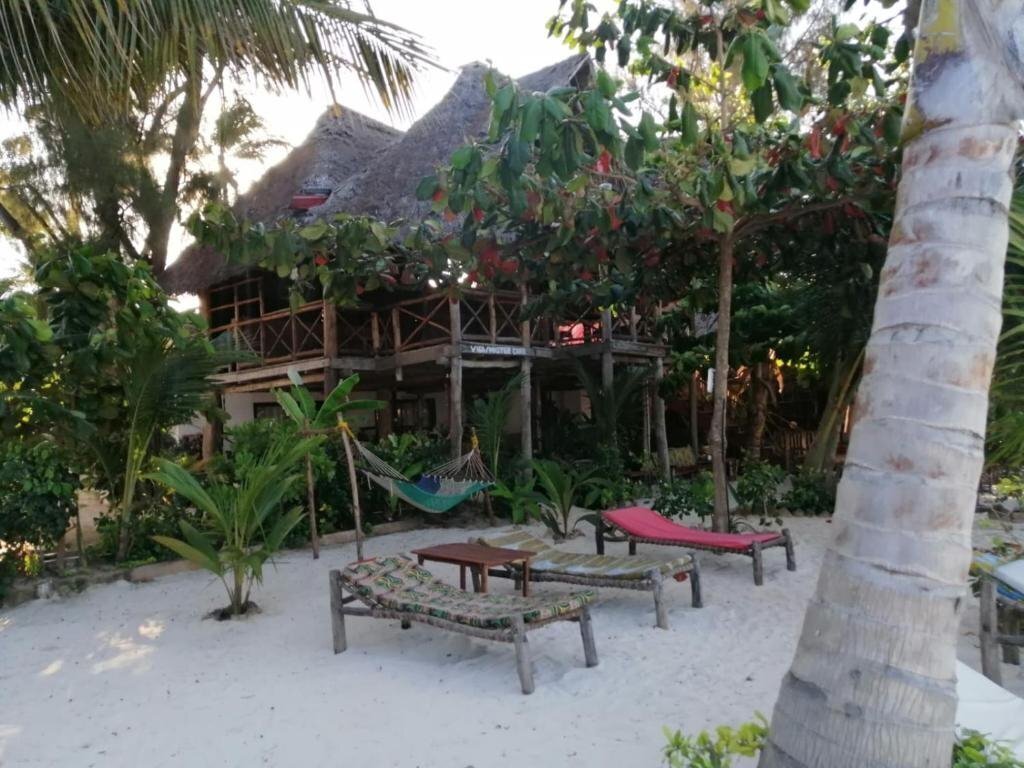 Територія Mobydick Lodge Kiwengwa 3*