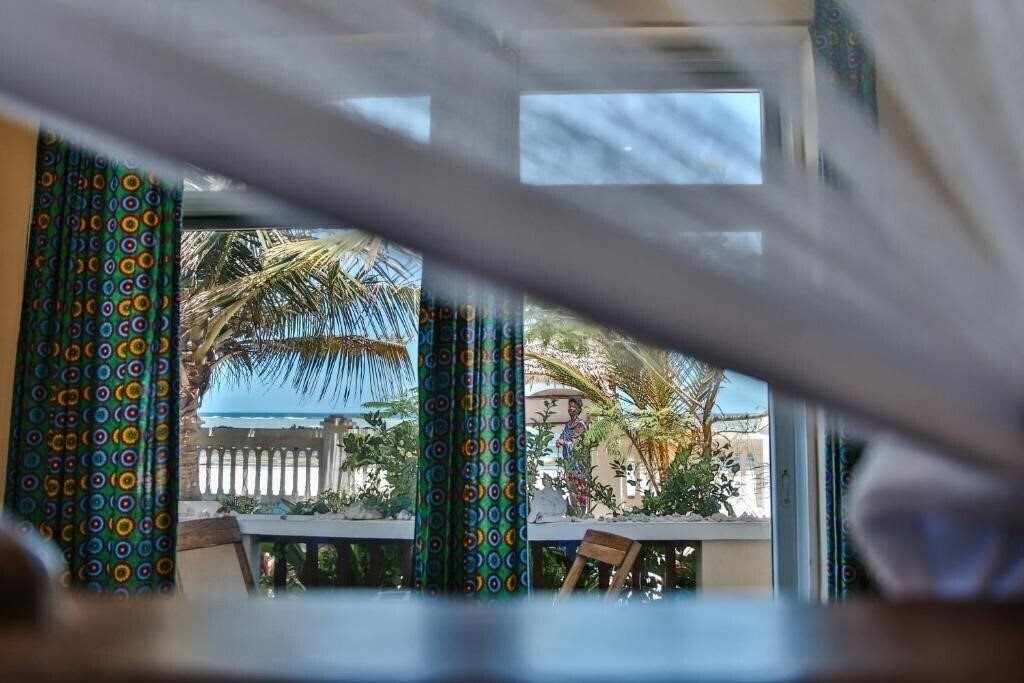 Апартаменты Mambo Beach Villas 3*