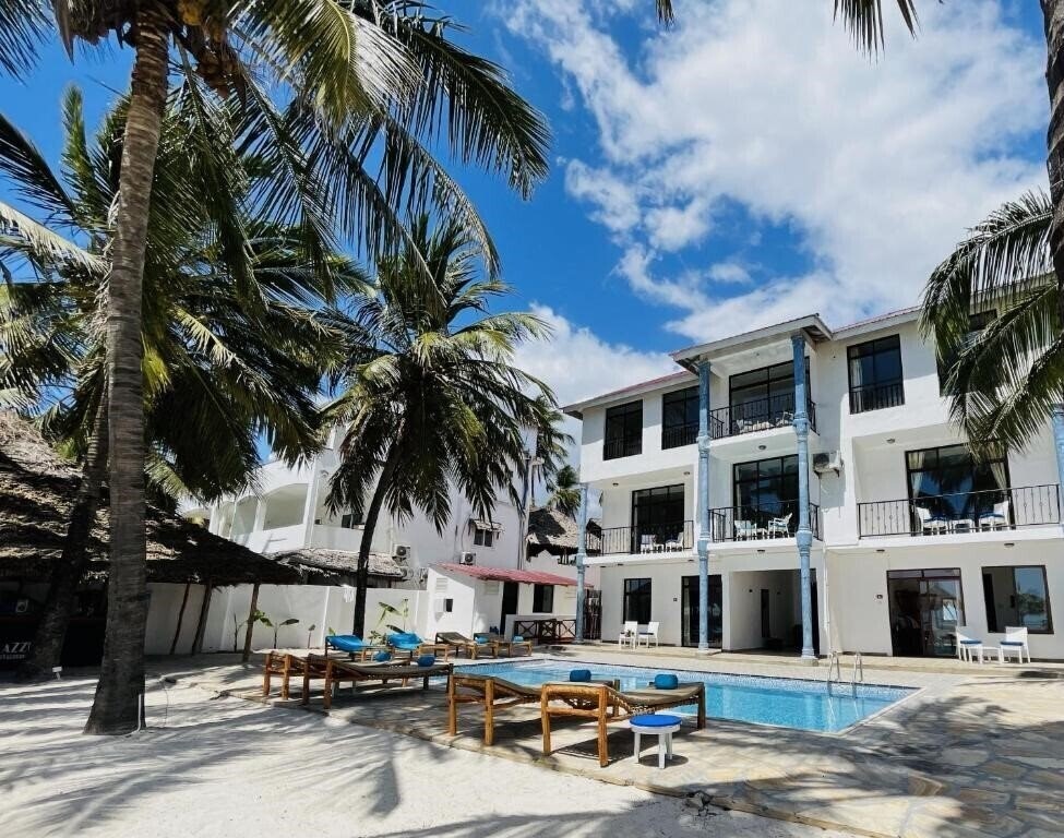 Отель Bianco Azzurro 2*