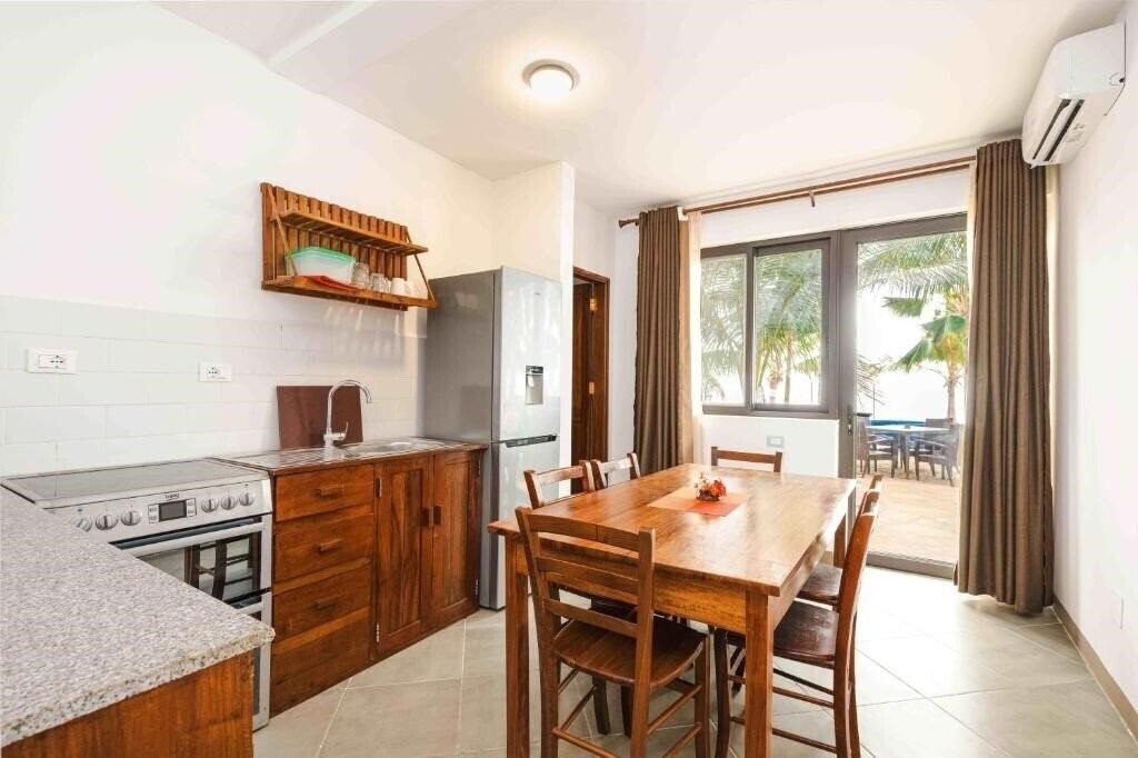 Фотография Blackstone Beach Resort 4*