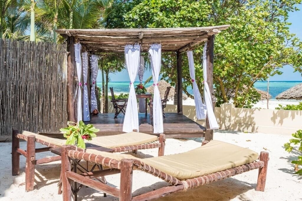 Территория Sunshine Azure Zanzibar Beach 4*