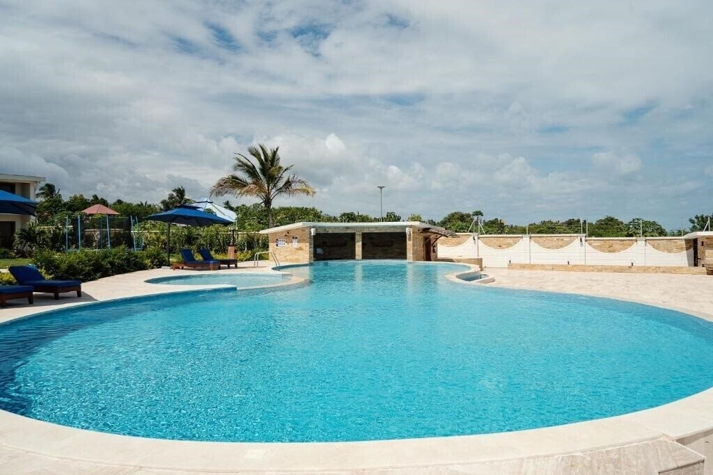 Фото Treetop by Eight Continents 5*