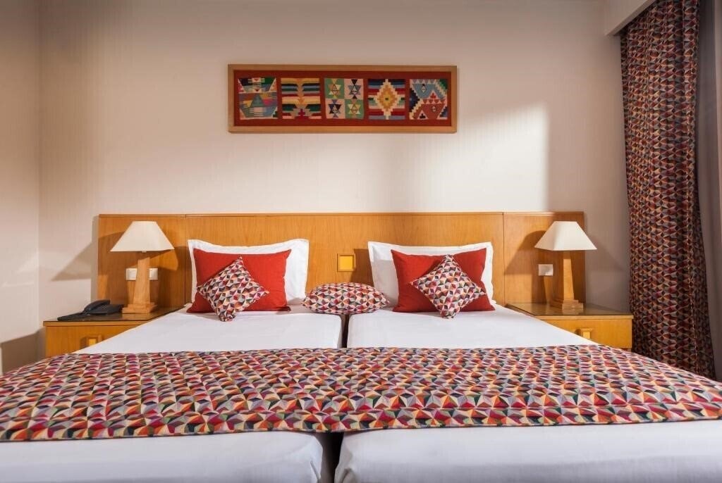 Панорама Thabraca Thalasso & Diving 4*