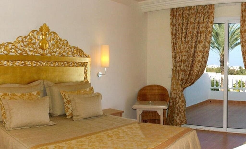 Апартаменти Isis Thalasso & Spa 4*