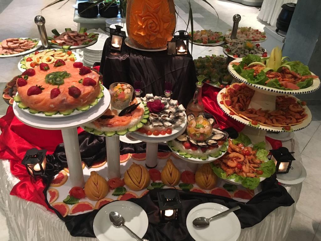 Территория Golden Tulip Taj Sultan 5*