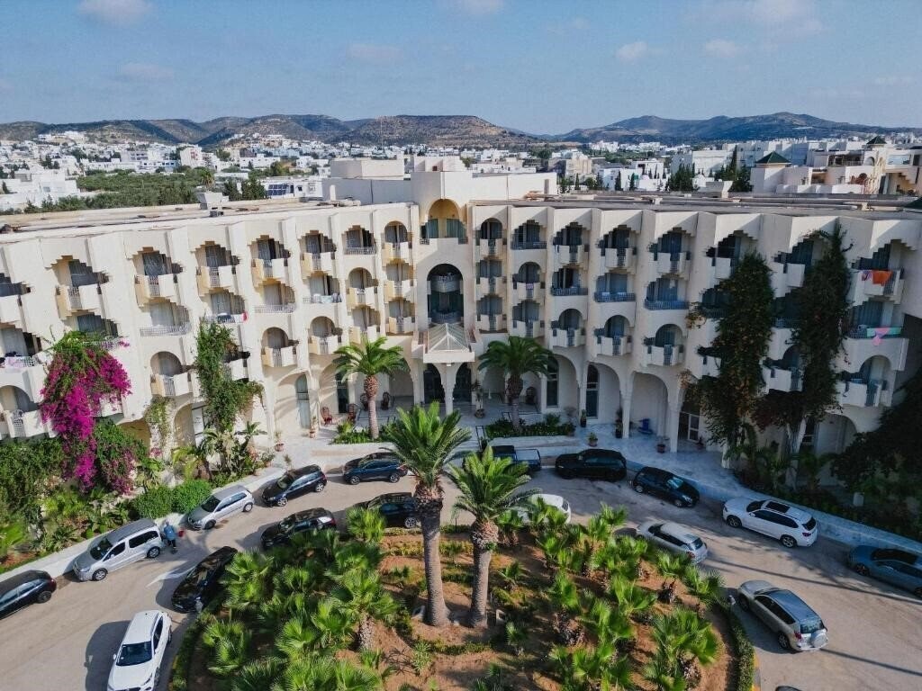 Апартаменты Nahrawess Resort & Thalasso 4*