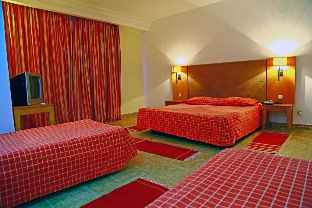 Зображення Hello Yasmine 4*