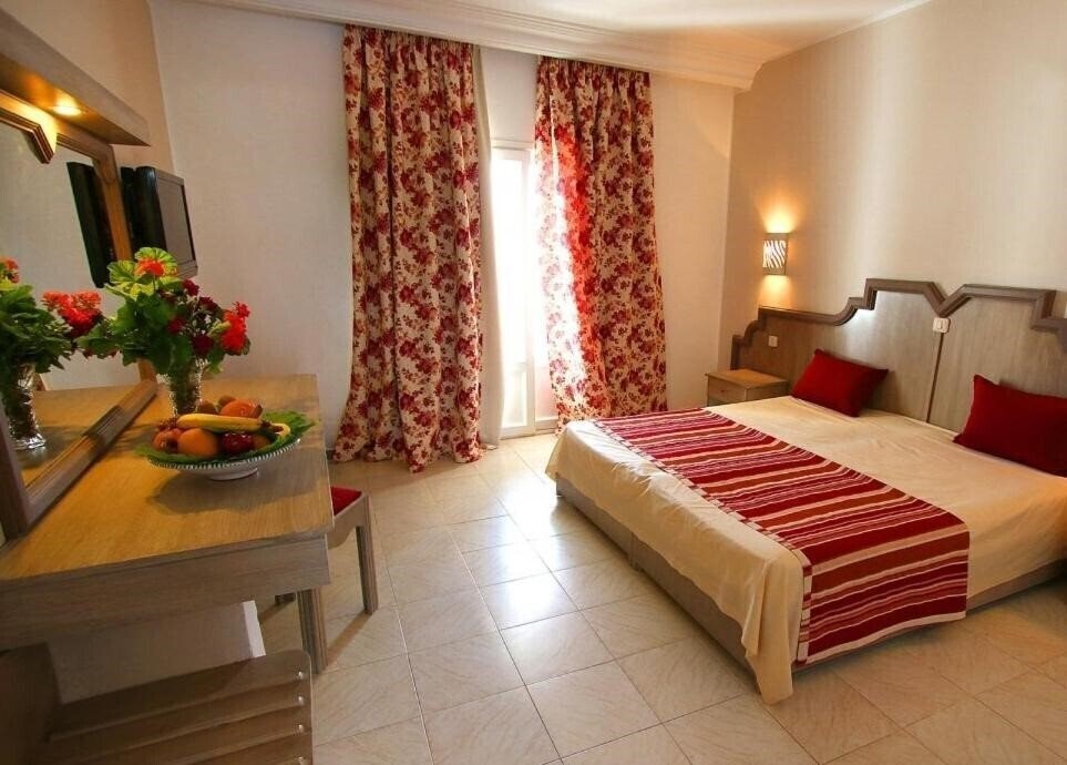 Изображение Les Colombes 3*
