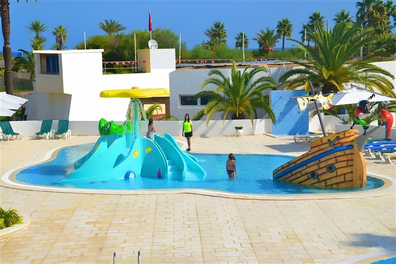 Территория Club Tropicana 3*