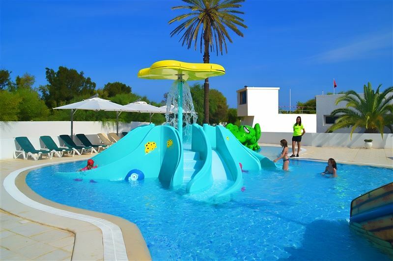 Апартаменты Club Tropicana 3*