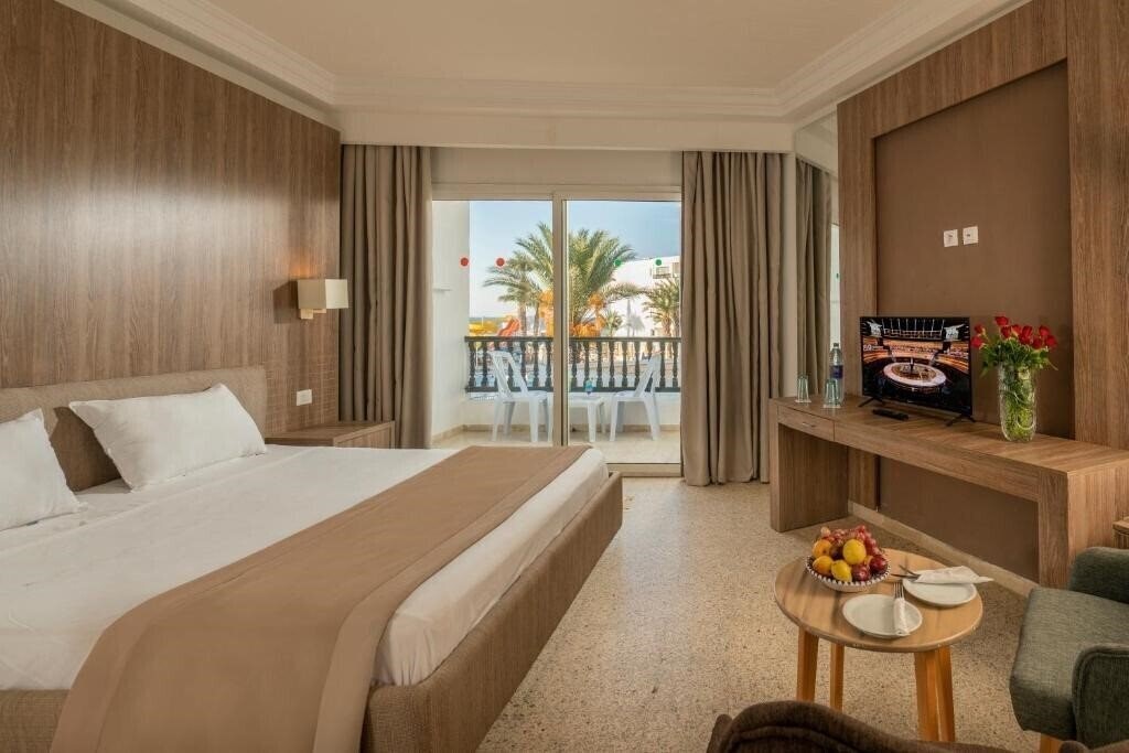 Територія Bella Vista Family Resort (ex. Le Soleil Bella Vista Resort Hotel) 4*