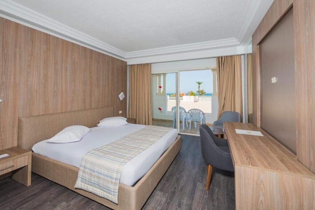 Панорама Bella Vista Family Resort (ex. Le Soleil Bella Vista Resort Hotel) 4*