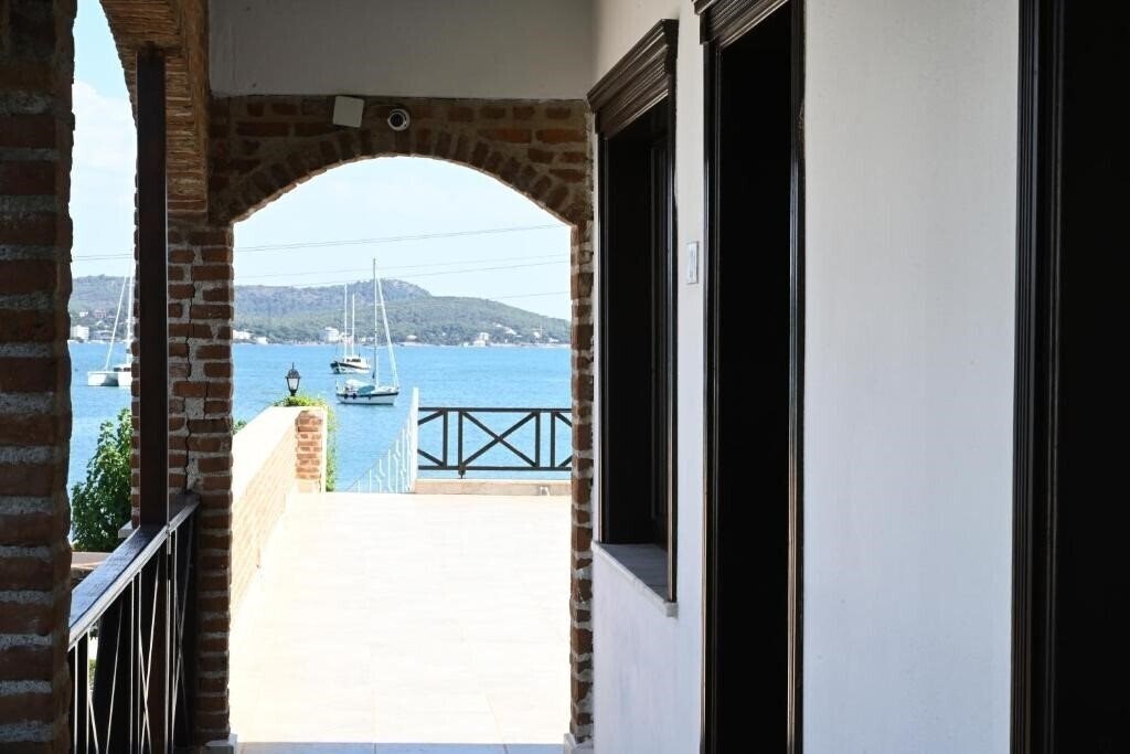 Фото Cunda Deniz Hotel 3*