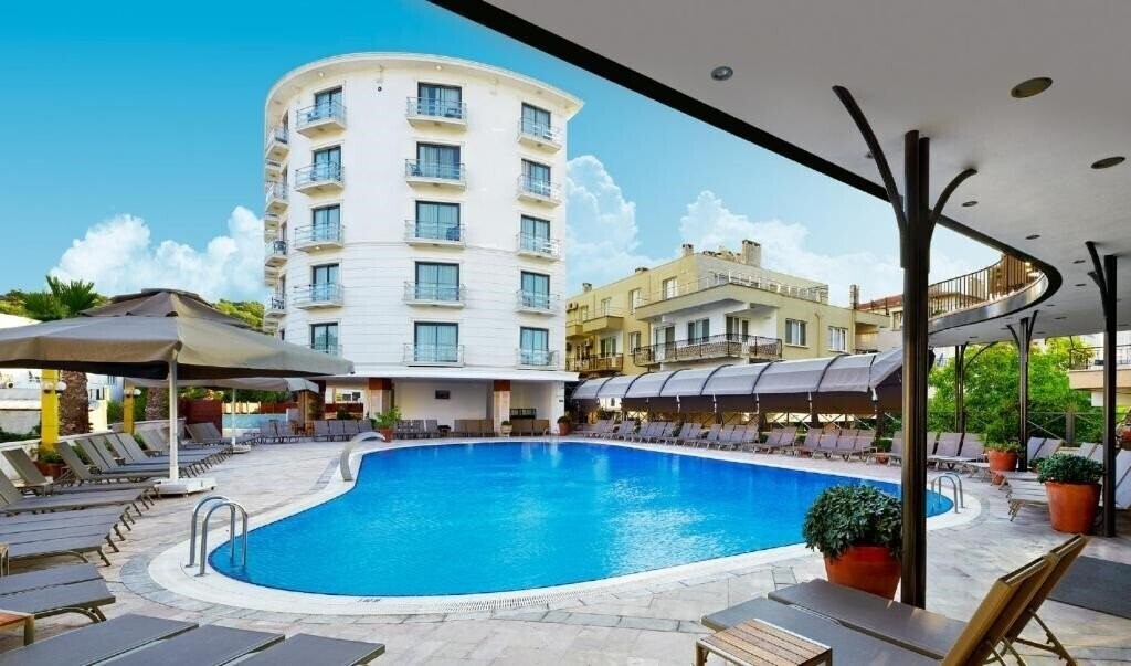 Готель Ayvalik Cinar Hotel 3*