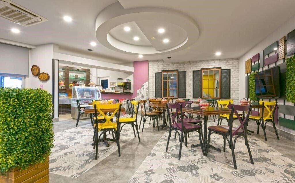 Панорама Monart City Hotel (ex. Monart Hotel, My Aytap Hotel) 4*