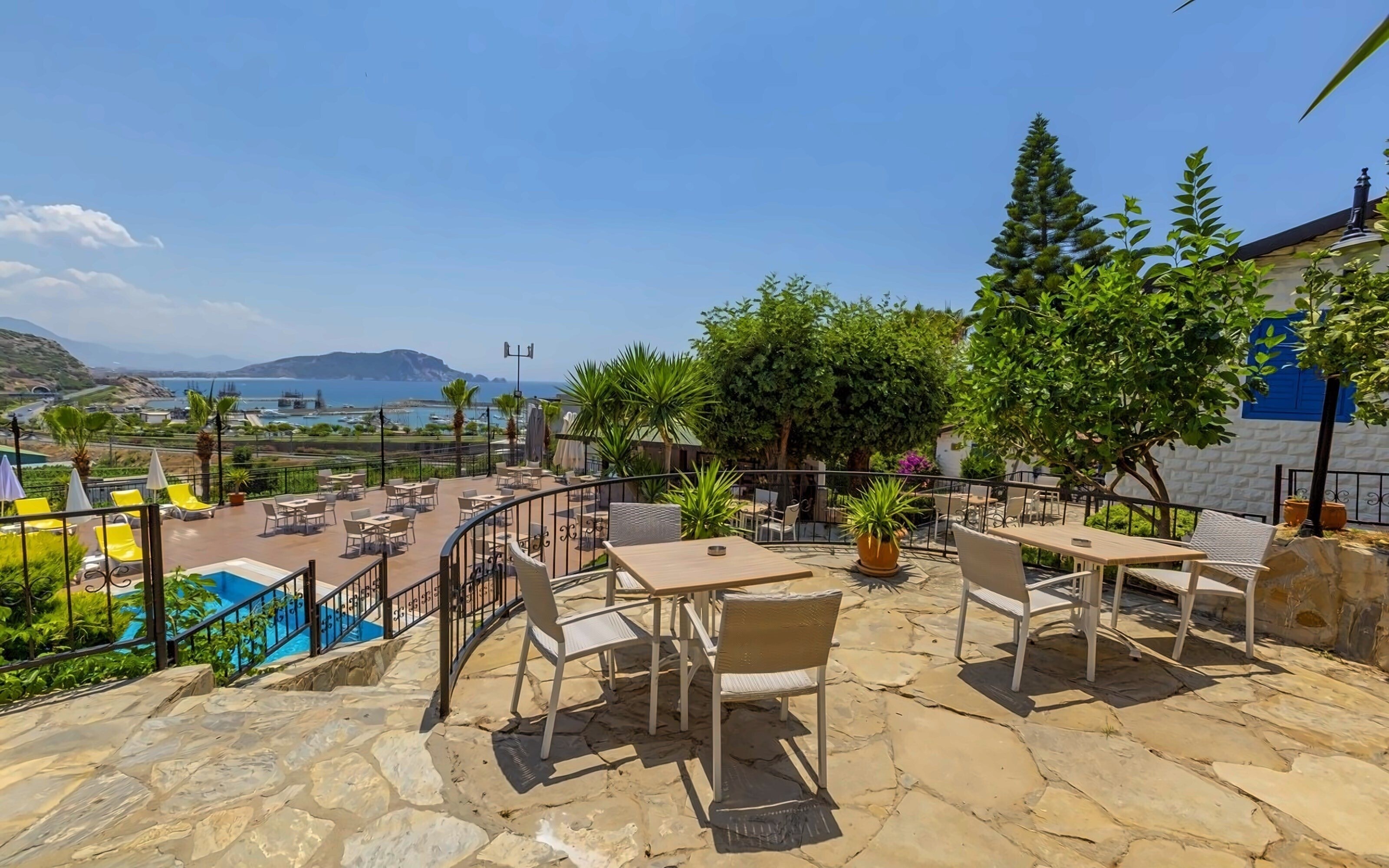 Территория La Finca Hotel 3*