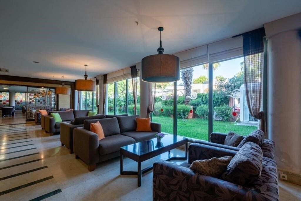 Территория Palmeras Beach Hotel 5*