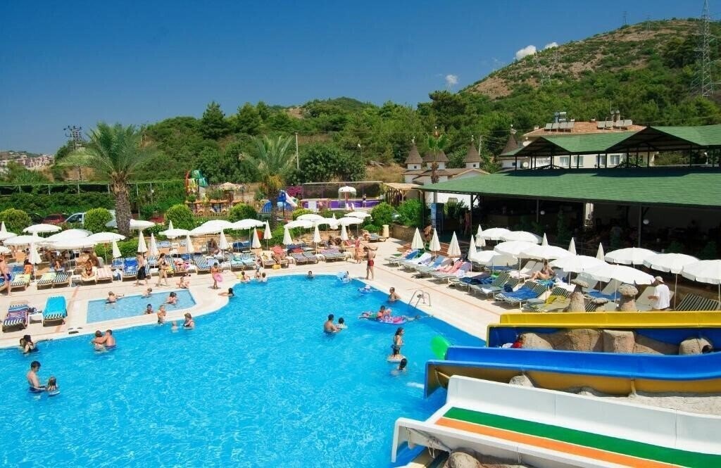 Апартаменти Beach Club Doganay 5*